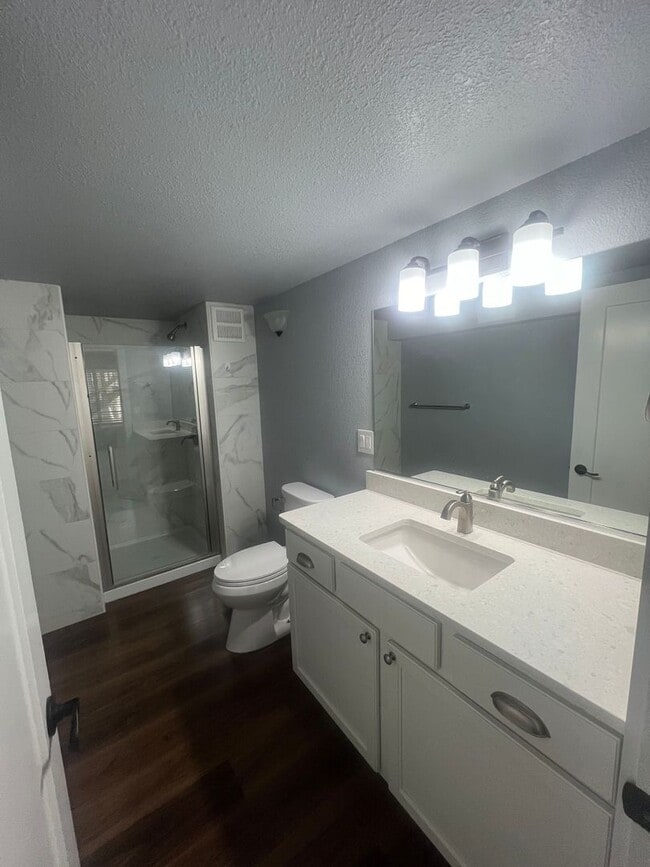 Building Photo - 695 Passover Rd