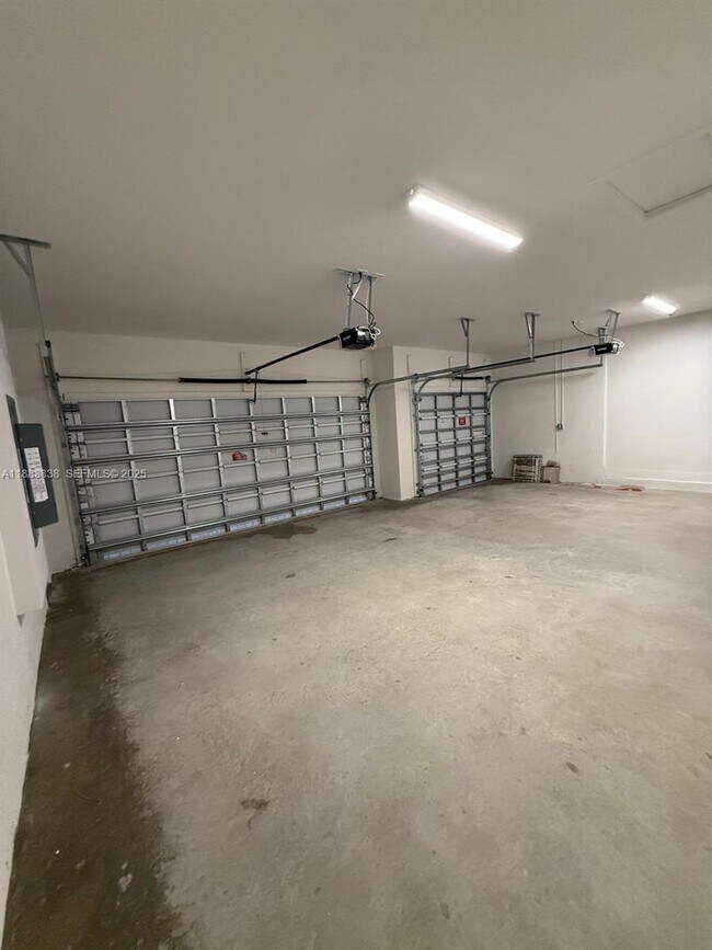 Building Photo - 12303 SW 44th St