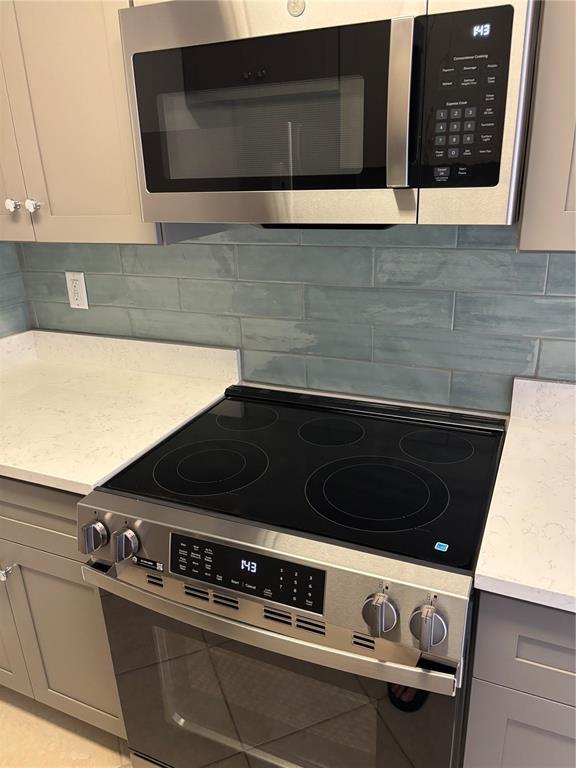 Building Photo - 7405 Bay Island Dr S