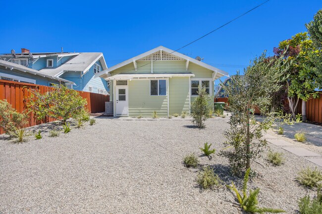 Building Photo - 407 Benton Wy