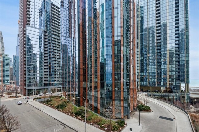 Building Photo - 201 N Westshore Dr