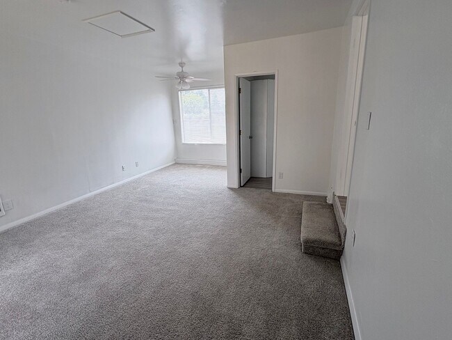 Building Photo - 1600 SE 168th Ave
