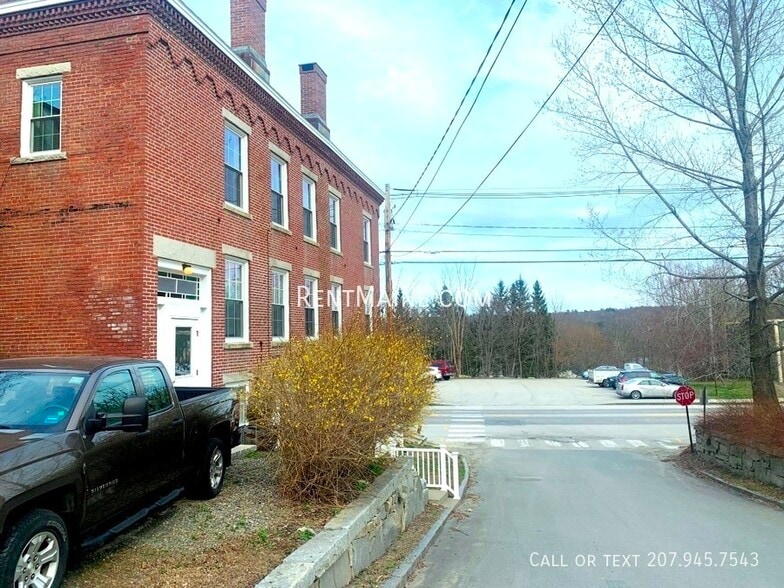 Building Photo - 3 Cushing St