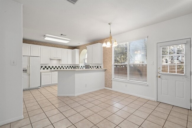Building Photo - 803 Cashew Ln