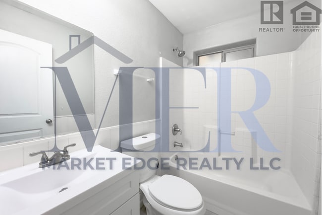 Building Photo - 1023