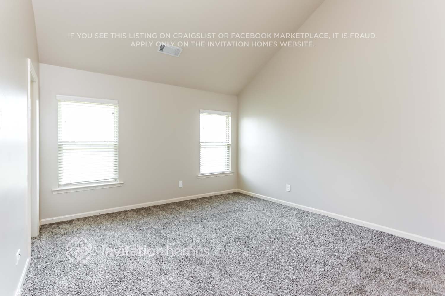 Building Photo - 3640 Brookhollow Dr