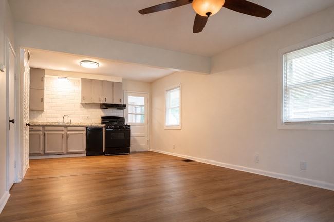 Building Photo - Spacious 3 Bedroom Home – Move-In Ready