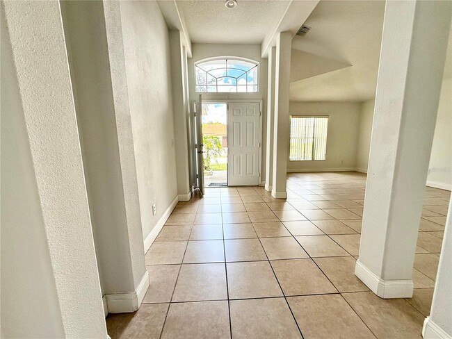 Building Photo - 342 Cheshire Way