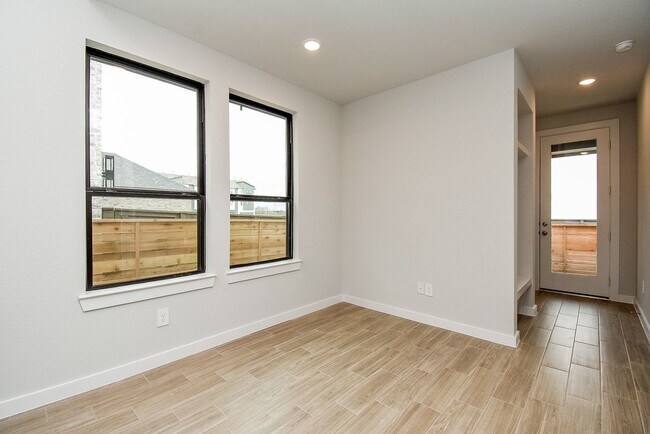 Building Photo - 3322 Verdant Ln