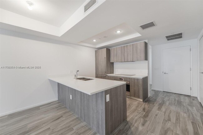 Building Photo - 801 S Miami Ave