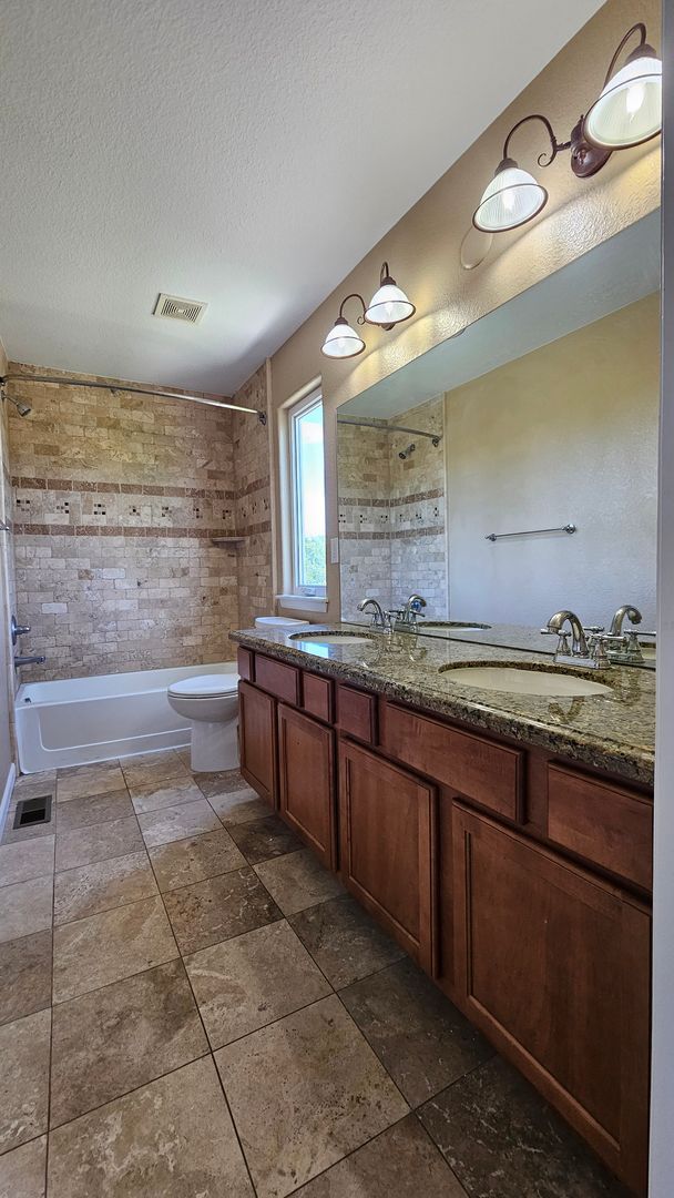 Building Photo - SPACIOUS HOME WITH FINISHED BASEMENT IN NORTH RANGE VILLAGE!