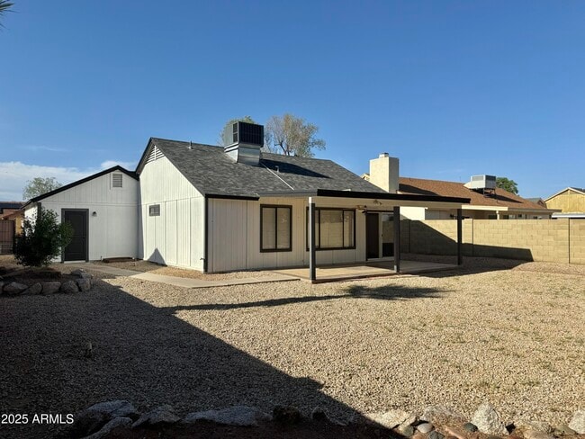 Building Photo - 613 W Rosemonte Dr