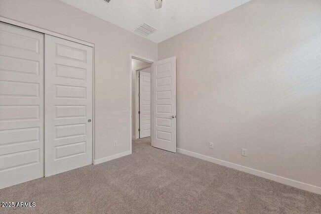 Building Photo - 9749 E Tahoe Ave