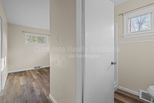 Building Photo - 62 Capitol Hill Dr