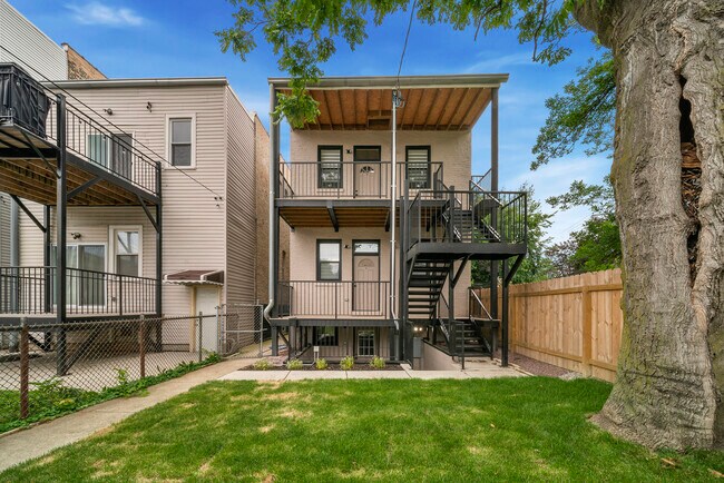 Building Photo - 1137 N Francisco Ave
