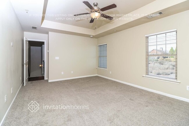 Building Photo - 1700 Summit Village Ln