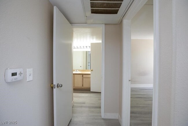 Building Photo - 555 E Silverado Ranch Blvd