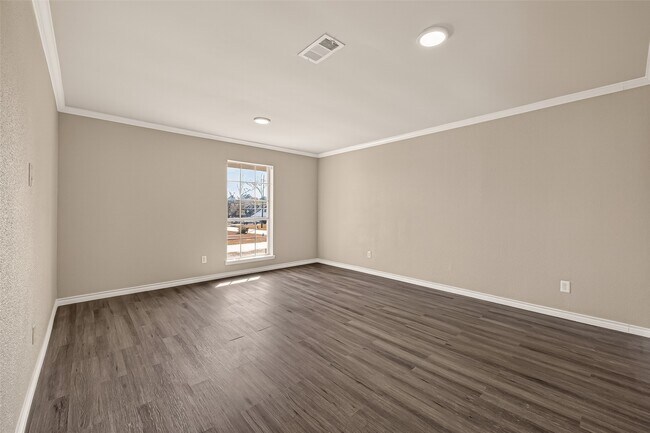 Building Photo - 1814 Eagle Point Rd