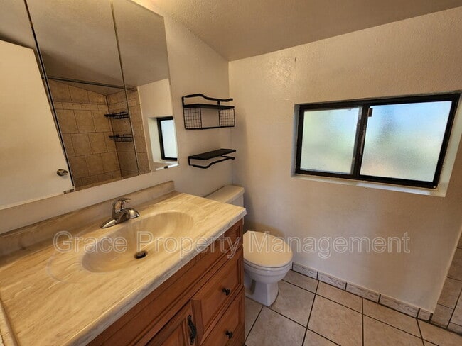 Building Photo - 903 Sir Galahad Dr