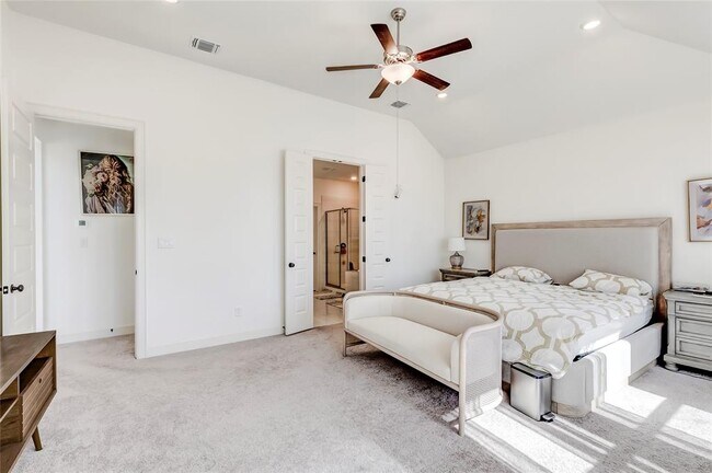 Building Photo - 133 Goshen Dr