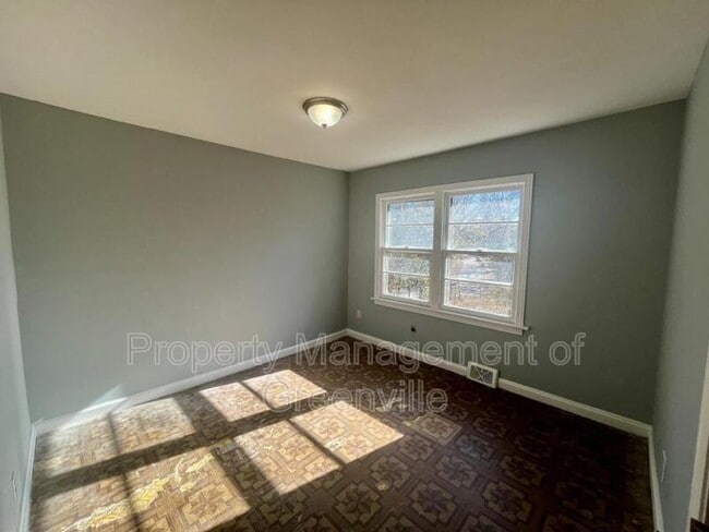 Building Photo - 21 Bagwell Cir
