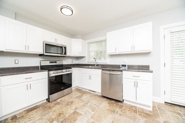 Building Photo - 3 bed 2 bath Home in Merrillville
