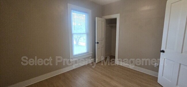 Building Photo - 449 Ruth St