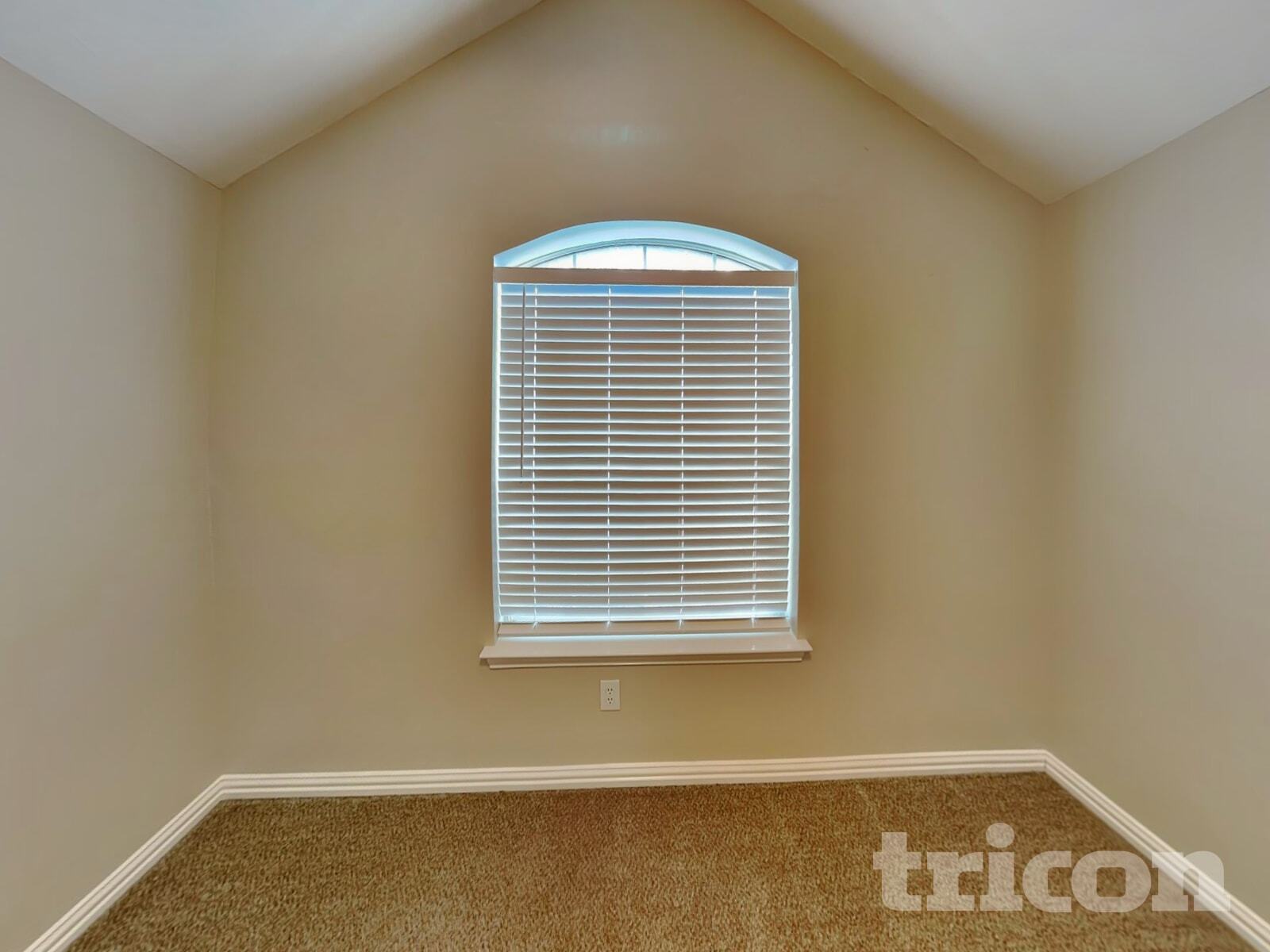 Building Photo - 100 Palomino Dr