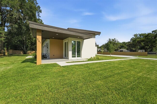 Building Photo - 561 N Thompson Rd