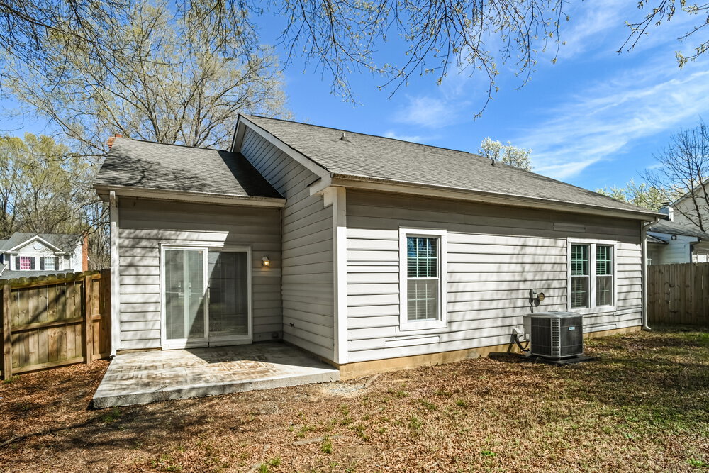 Building Photo - 2117 David Earl Dr