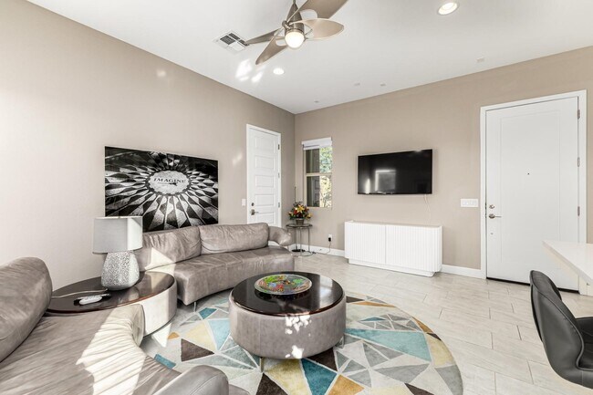 Building Photo - 7611 E Camino Vivaz