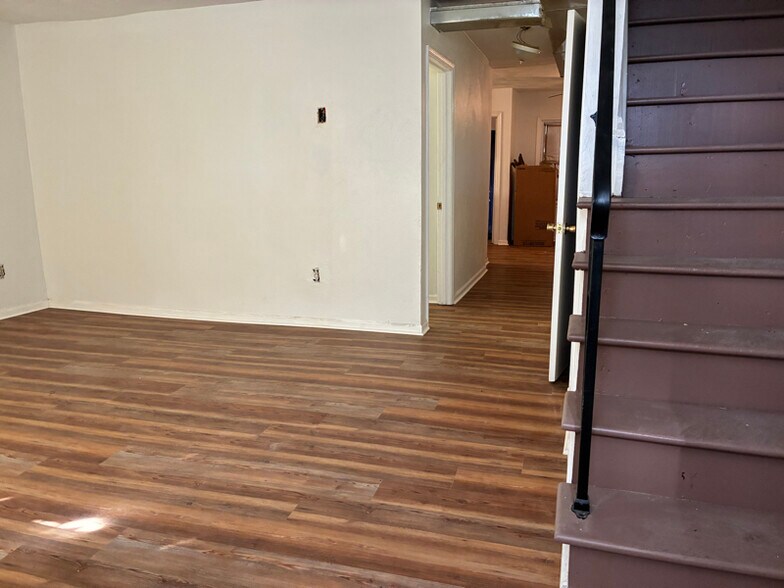 Building Photo - 729 16th St