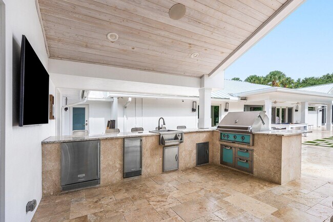 Building Photo - 11863 Lake Shore Pl