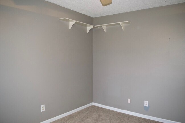 Building Photo - Great 3 Bed 2 Bath House!