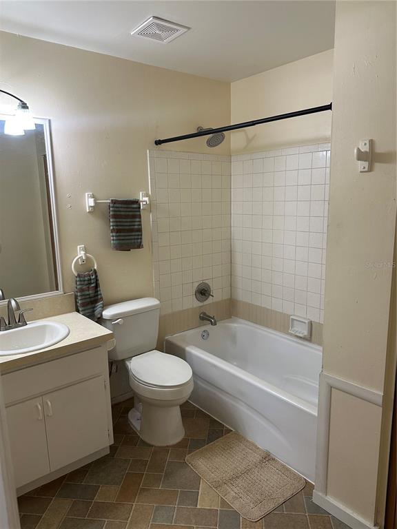 Building Photo - 5 Spring Loop Cir