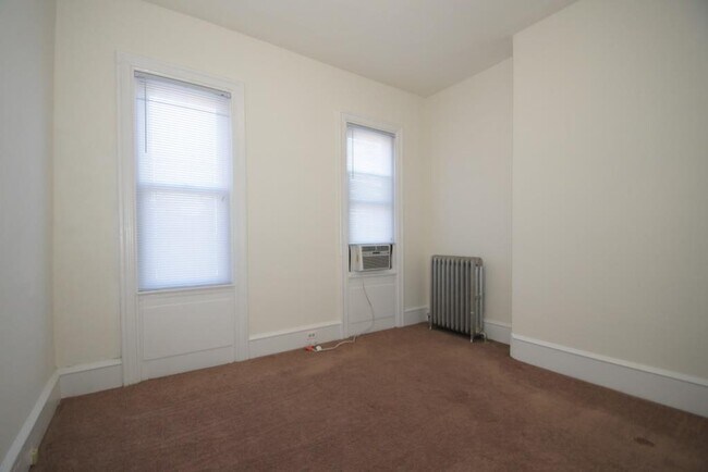 Building Photo - 2634 Poplar St
