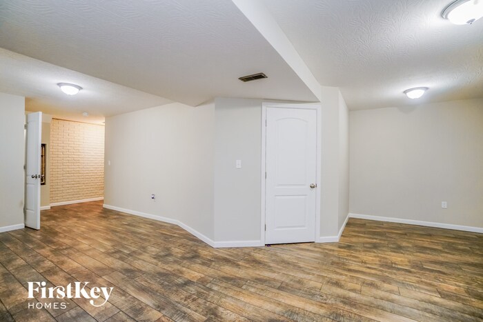 Building Photo - 188 Red Oak Ct
