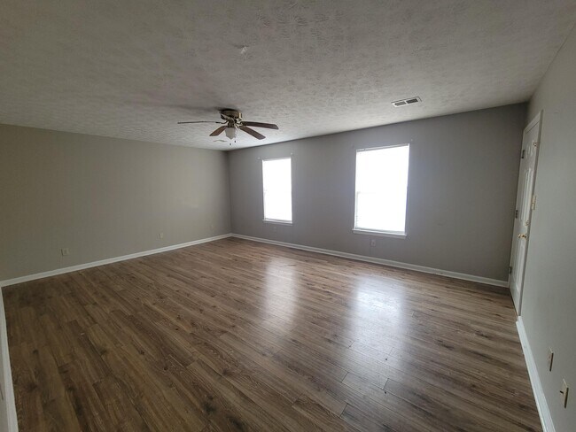 Building Photo - 201 Joey Way