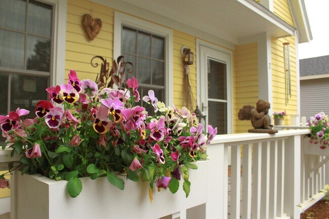 Building Photo - 26 N Main St