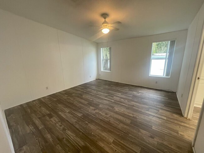 Building Photo - 20 Glen Cove Ct