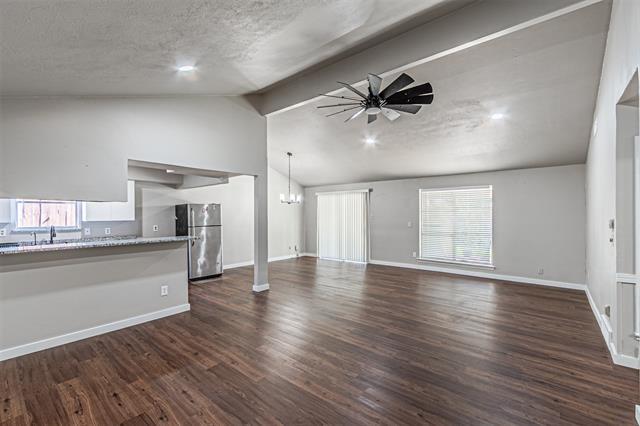 Building Photo - 1018 McCallum Dr