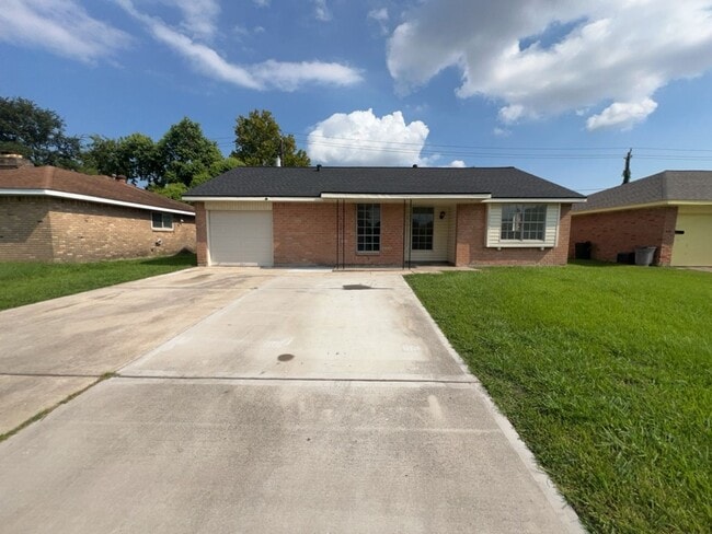 Primary Photo - 15335 Woodforest Blvd