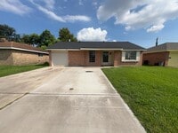 Building Photo - 15335 Woodforest Blvd