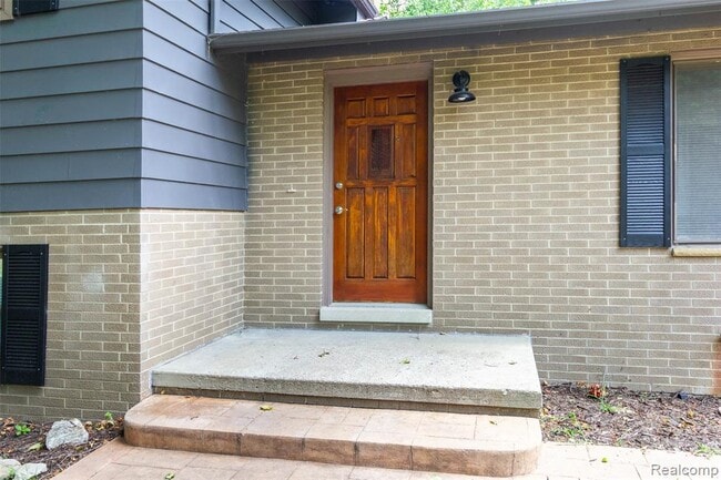 Building Photo - 7580 Thornwood St