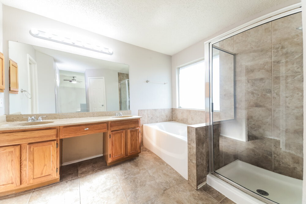 Building Photo - 5909 Iris Dr