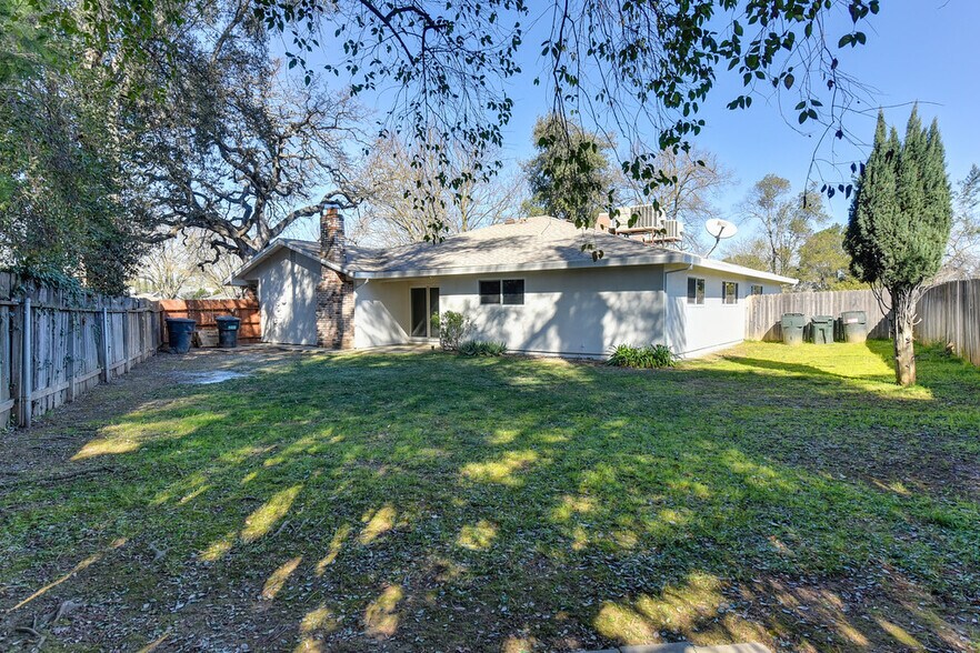 Building Photo - 9626 Knickers Ct