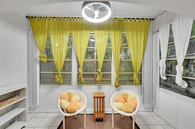 Building Photo - 2200 NE 66th St