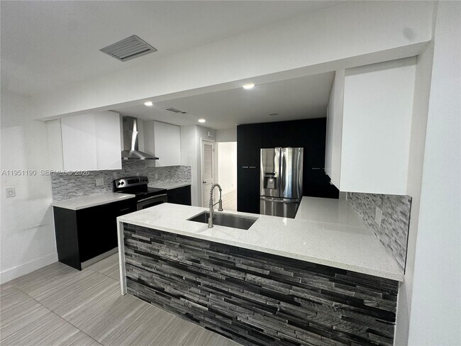 Building Photo - 3199 Coral Hills Dr