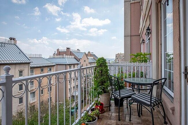 Building Photo - 207 Shearwater Ct W