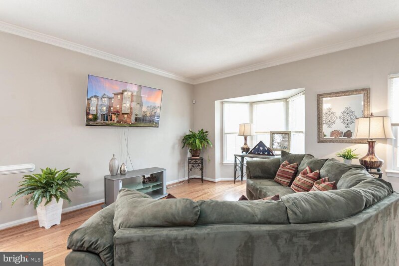 Building Photo - 200 Barrie Pl